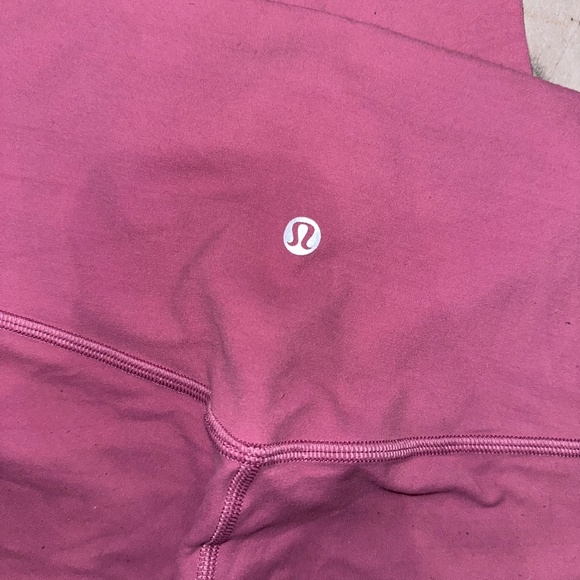 LULULEMON SIZE 6 24" LEGGINGS - Picture 2 of 7